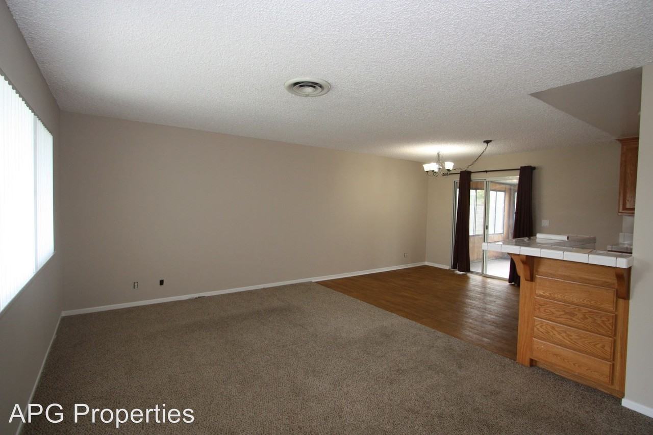 7230 Grandoaks Dr - Photo 2 of 11