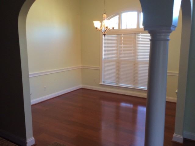 1002 Silver Lake Ct - Photo 3 of 13