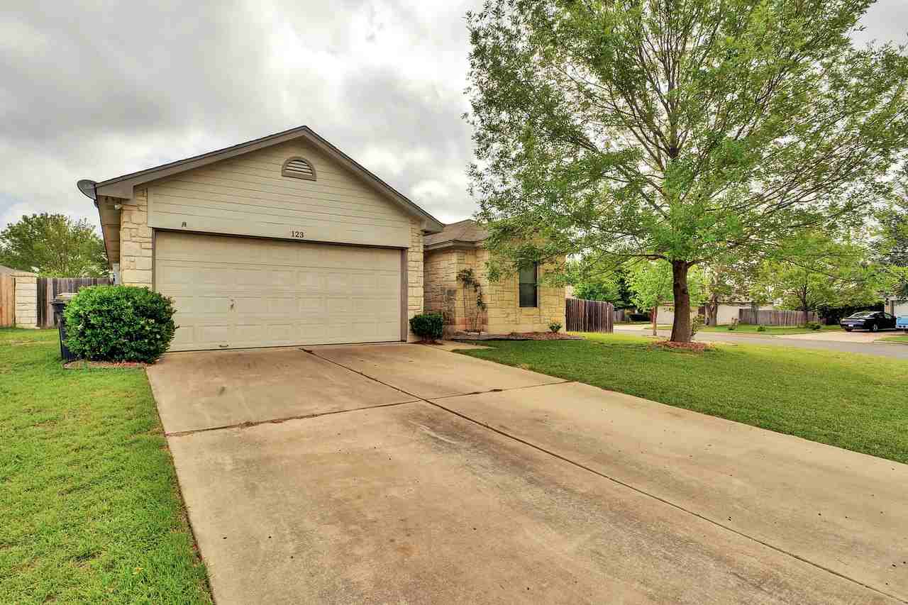 123 Azalea Dr - Photo 2 of 23