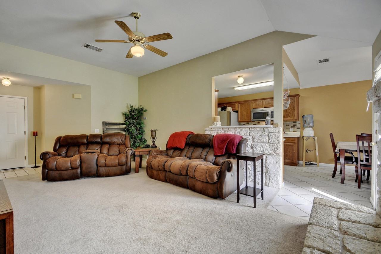 123 Azalea Dr - Photo 3 of 23