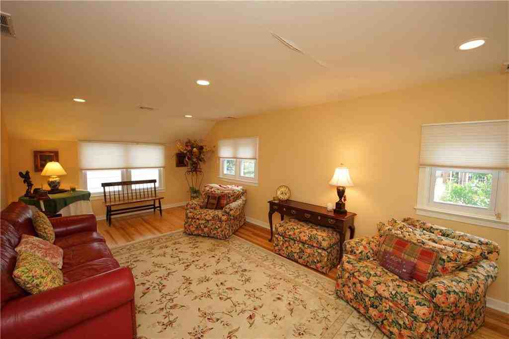 70a N Main St #33a - Photo 3 of 23