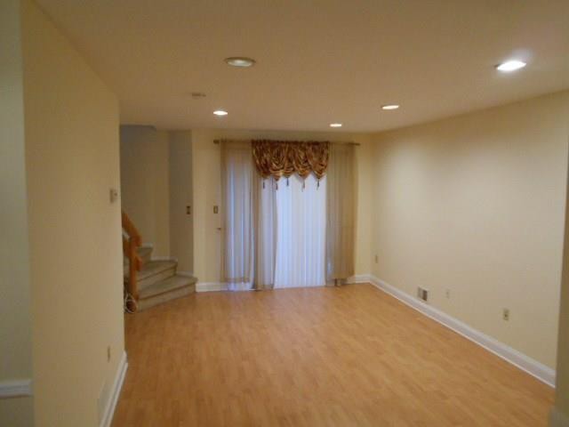 1041 Schmidt Ln - Photo 2 of 9
