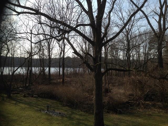 44 Lakeview Dr - Photo 2 of 24