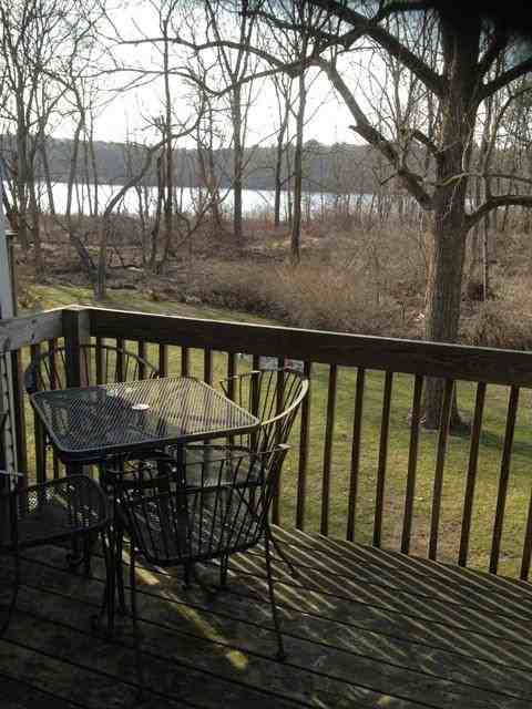 44 Lakeview Dr - Photo 3 of 24