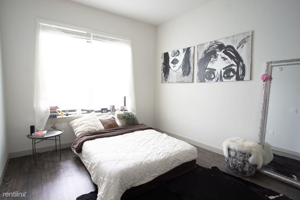 1101 E 6th St - Photo 2 of 5