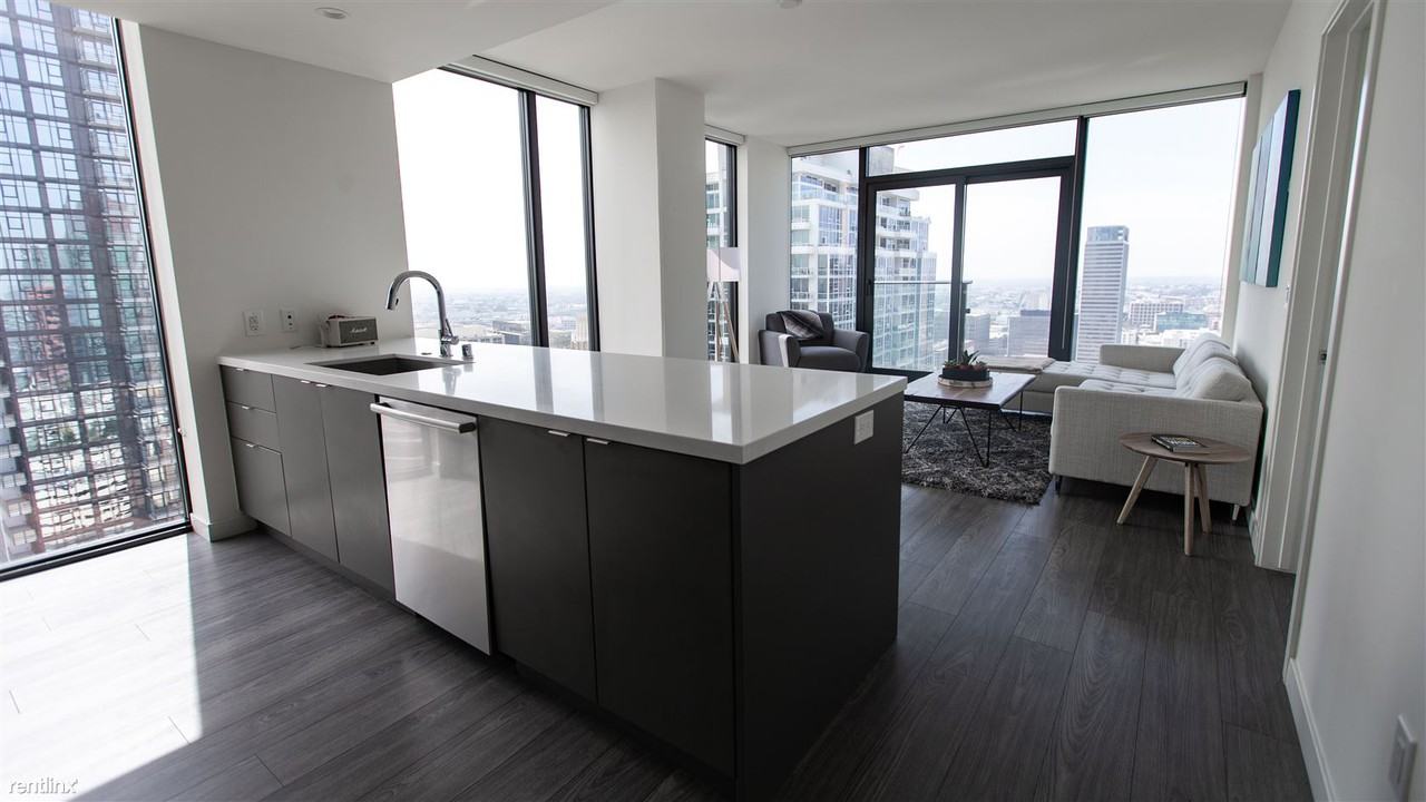 805 S Olive Street - Photo 2 of 10