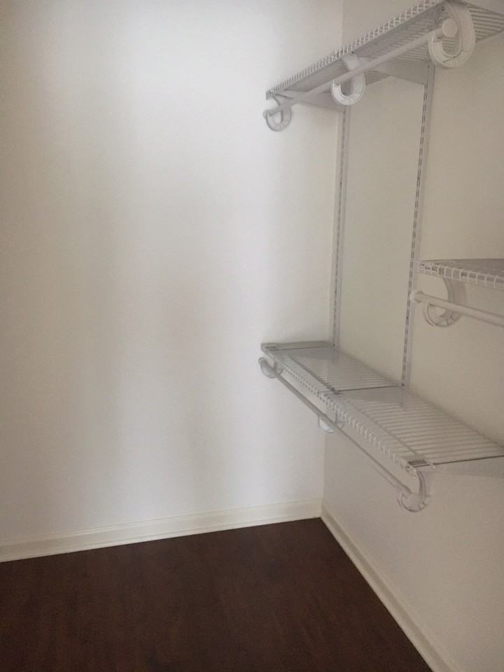 215 Medford Ct - Photo 2 of 37