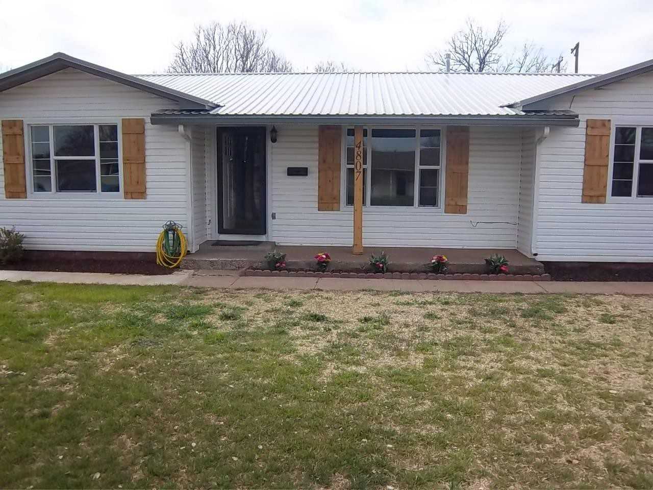 4807 8th St - Photo 2 of 37