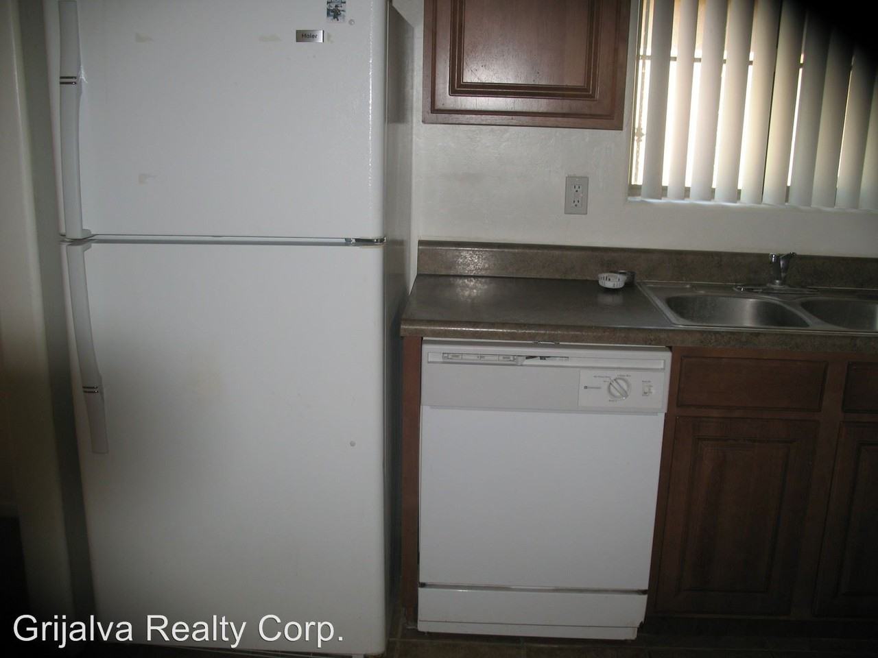 2148 E Sunland Vista - Photo 3 of 9