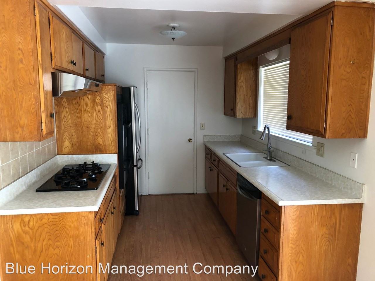 455 Carlo Dr - Photo 3 of 16