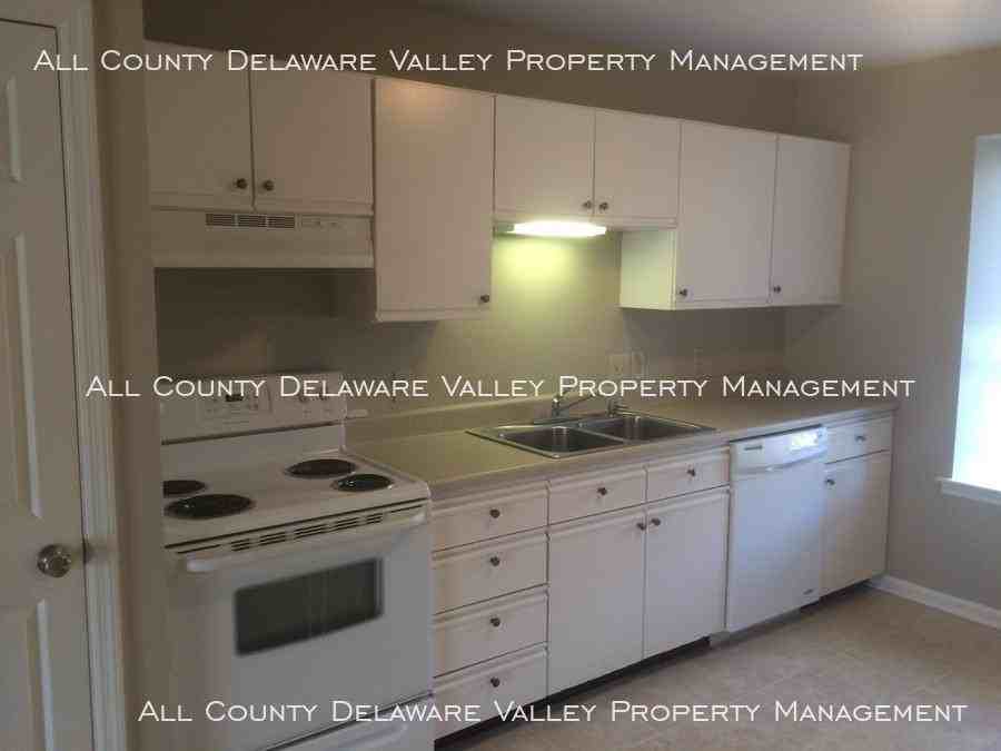 7 Lenape Ln - Photo 3 of 12