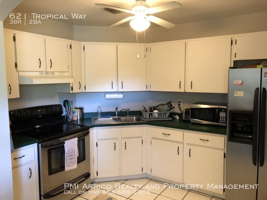 621 Tropical Way - Photo 2 of 11