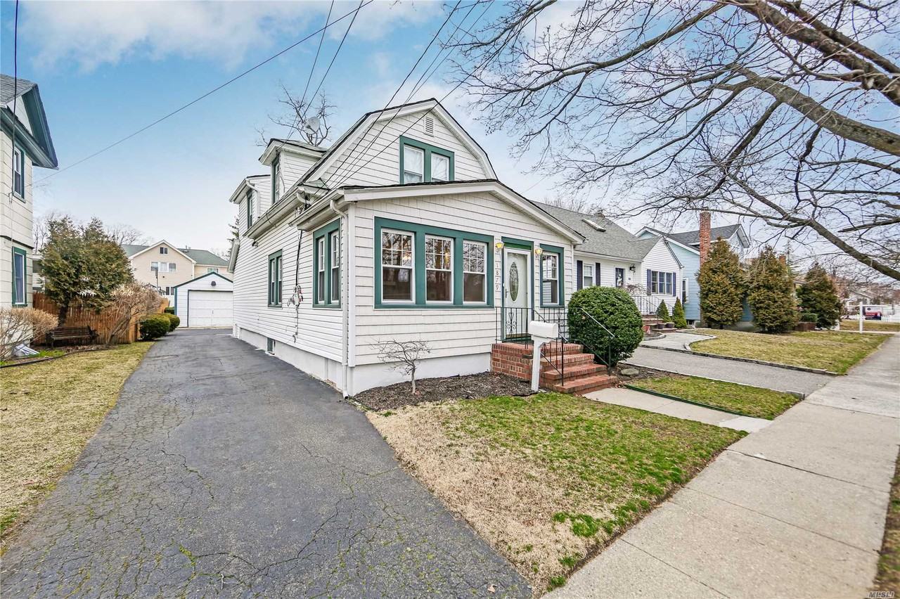 1879 Bedford Ave - Photo 2 of 16