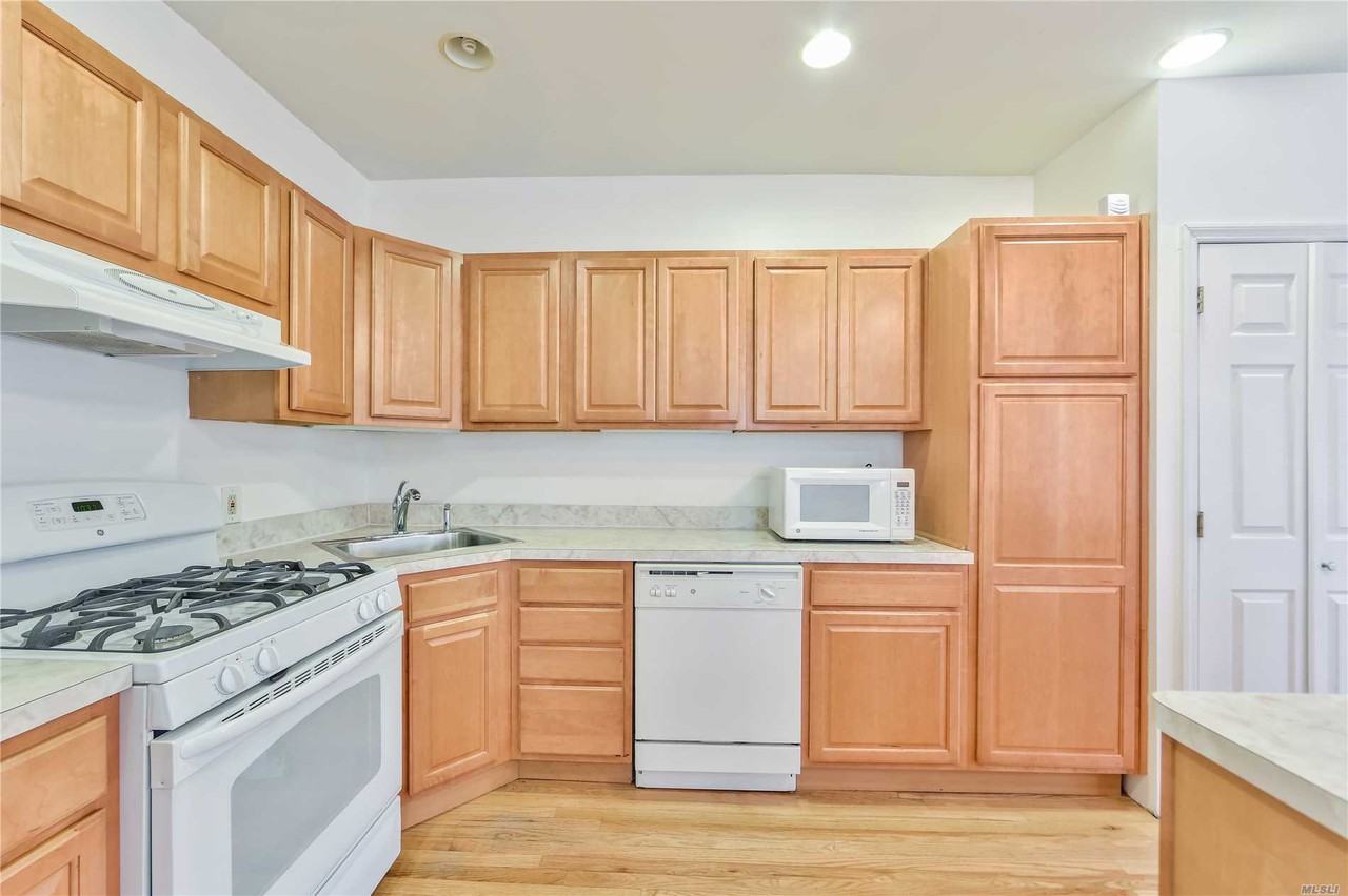 1879 Bedford Ave - Photo 3 of 16