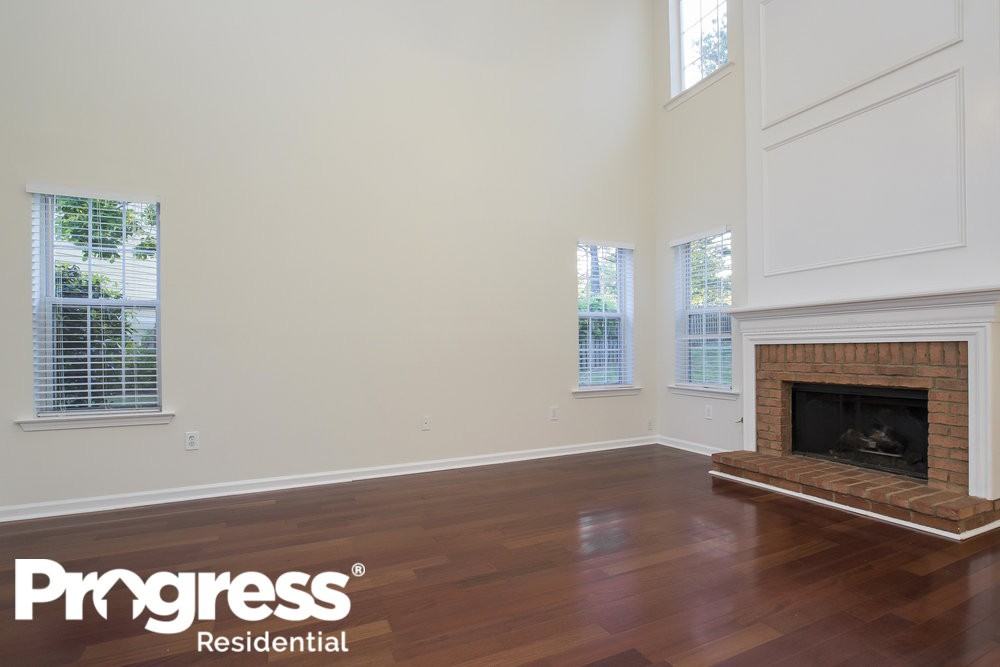 1584 Galewood Cir - Photo 3 of 28