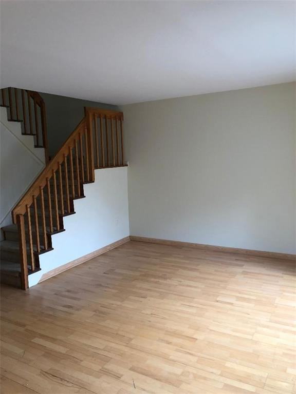 1102 Hickory Ct - Photo 2 of 19