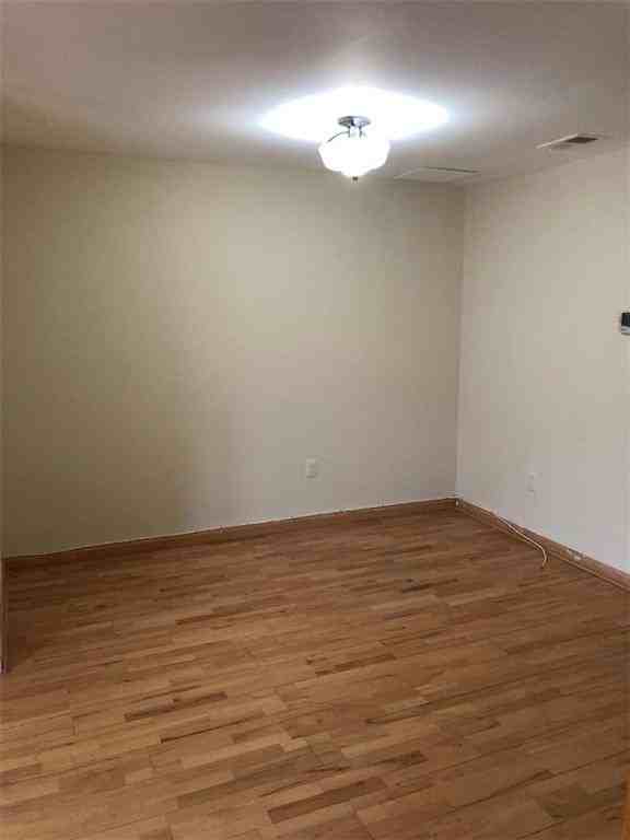 1102 Hickory Ct - Photo 3 of 19
