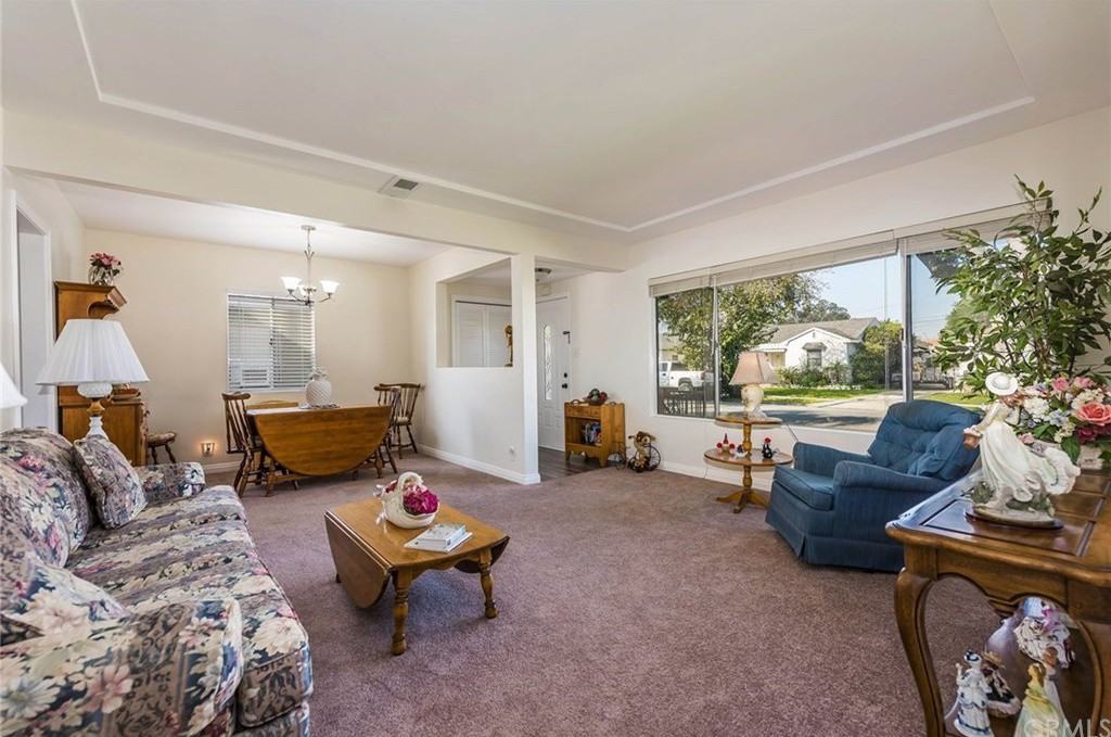 6058 Premiere Ave - Photo 2 of 4