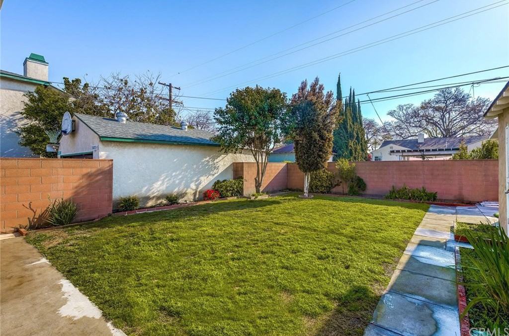 6058 Premiere Ave - Photo 3 of 4