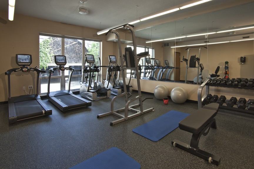 1800 W Lake St #411 - Photo 5 of 6