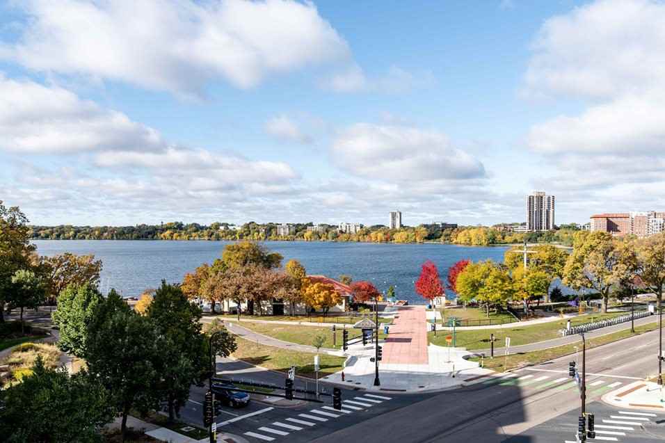 1800 W Lake St #411 - Photo 6 of 6