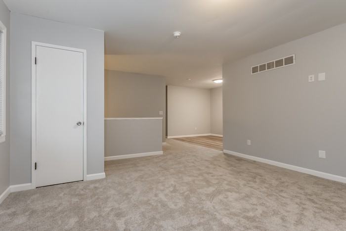 4719 NW Fisk Ave - Photo 3 of 7