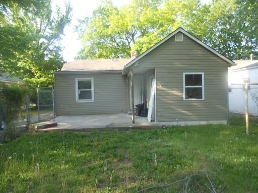 1220 W College St - Photo 2 of 2