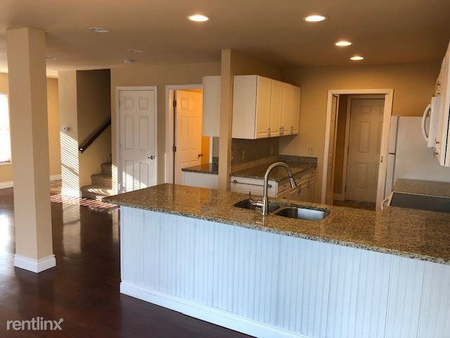 318 Stratford Ln - Photo 2 of 42