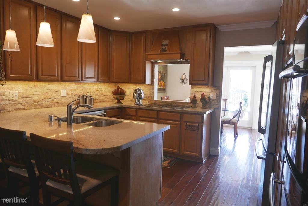 32126 Beachlake Ln - Photo 2 of 20