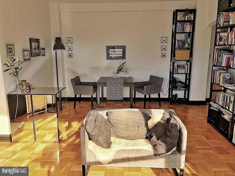 2515 K Street Northwest - Photo 3 of 8