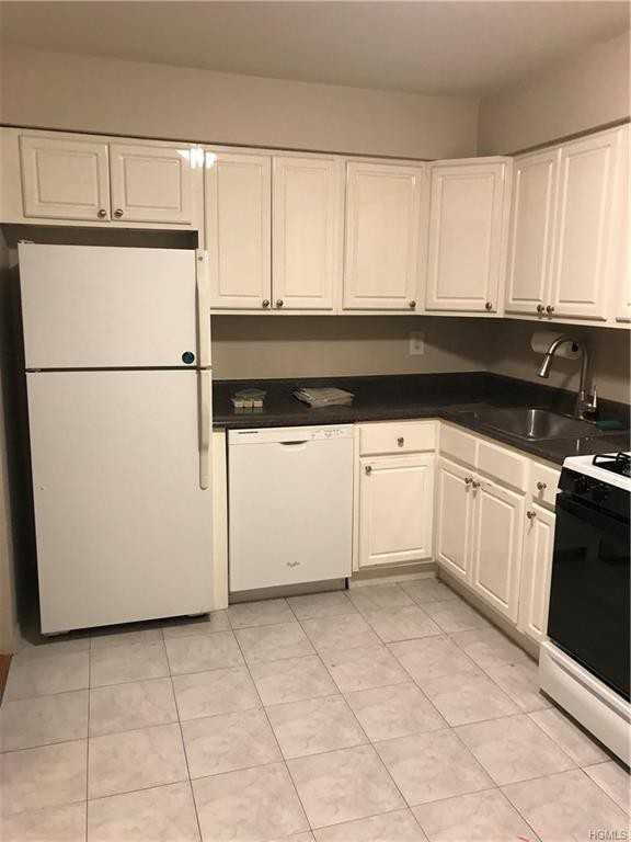 8 Charles Ln #1f - Photo 3 of 21