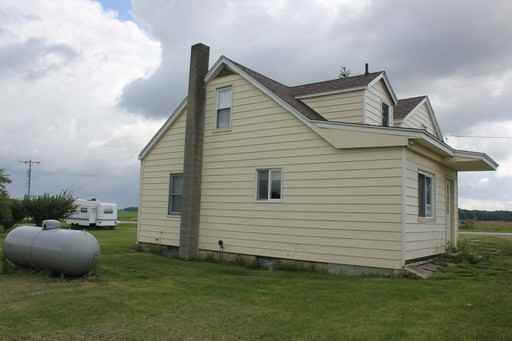 10262 Irish Rd - Photo 2 of 12