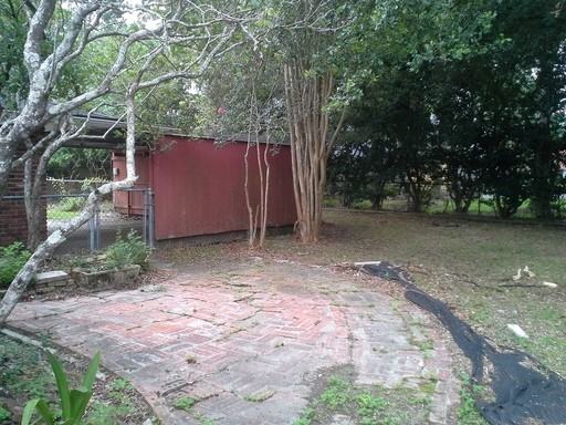 12360 Warwick Ave - Photo 2 of 7