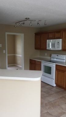 7526 Broken Creek Ln - Photo 3 of 11