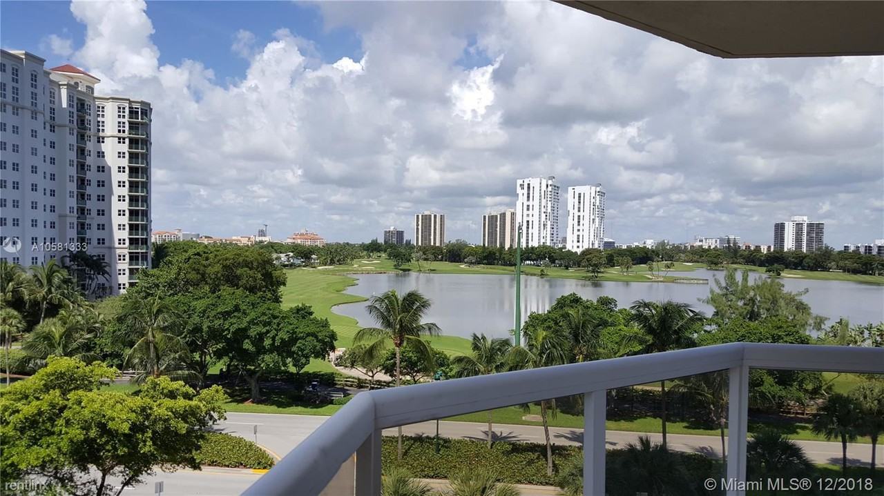 20185 E Country Club Dr - Photo 3 of 16