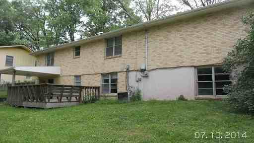7000 N Fisk Ave - Photo 2 of 15