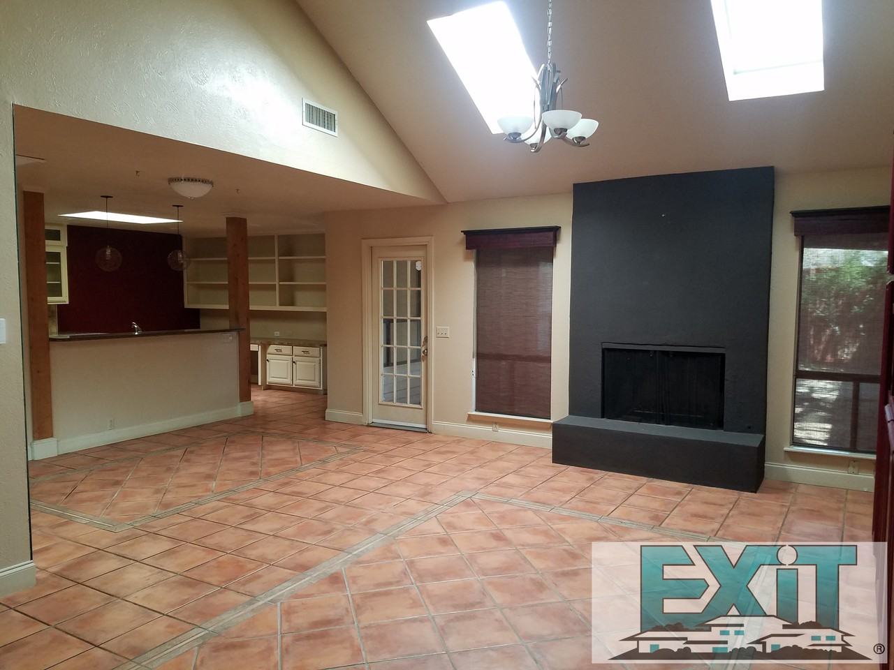 1400 Pebble Court - Photo 3 of 35