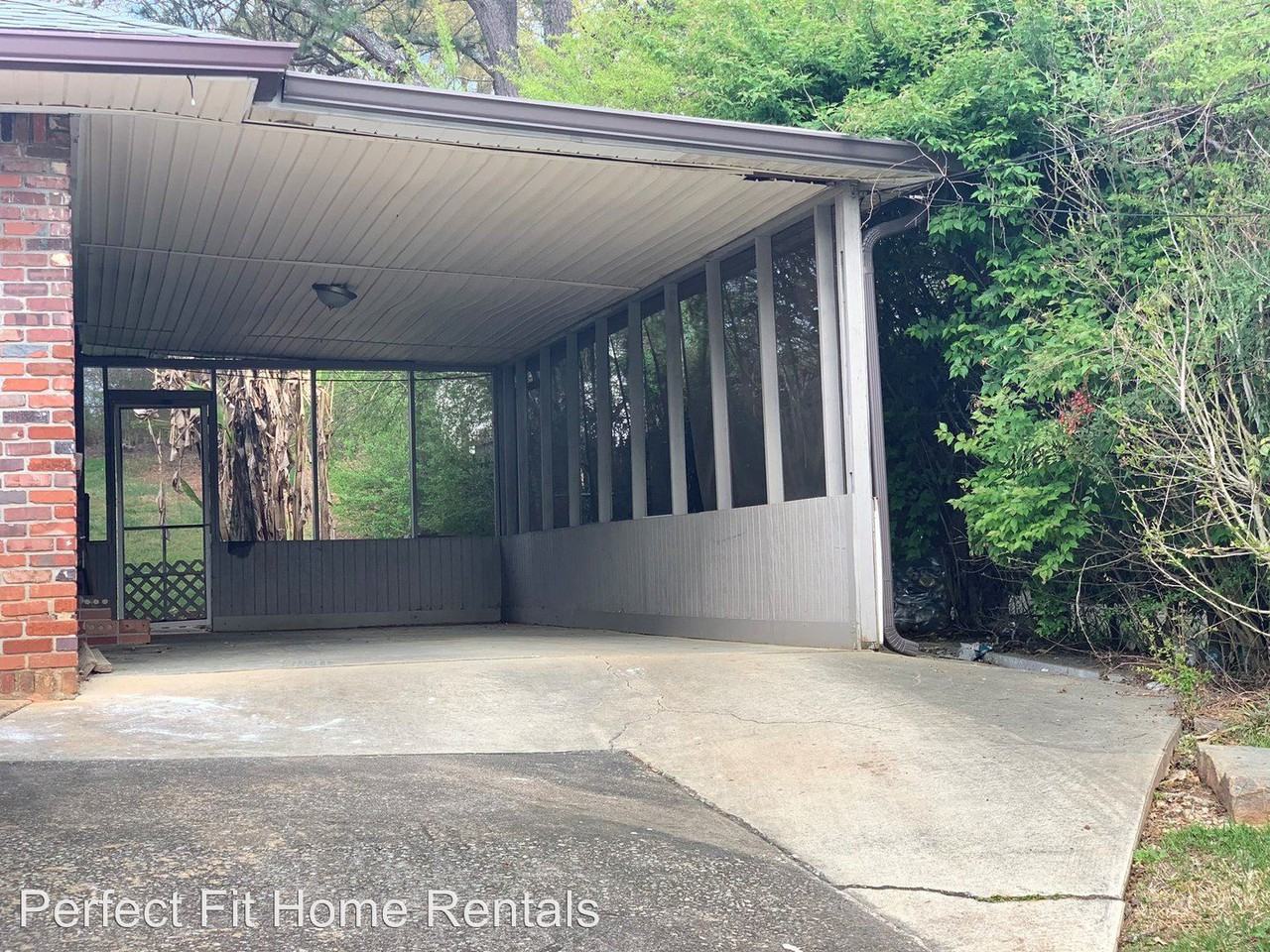 6042 Wedgewood Dr SW - Photo 3 of 13