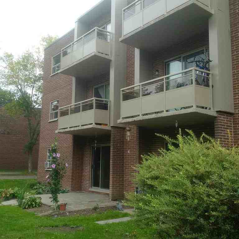 Tillson Apts 2 - Photo 2 of 16