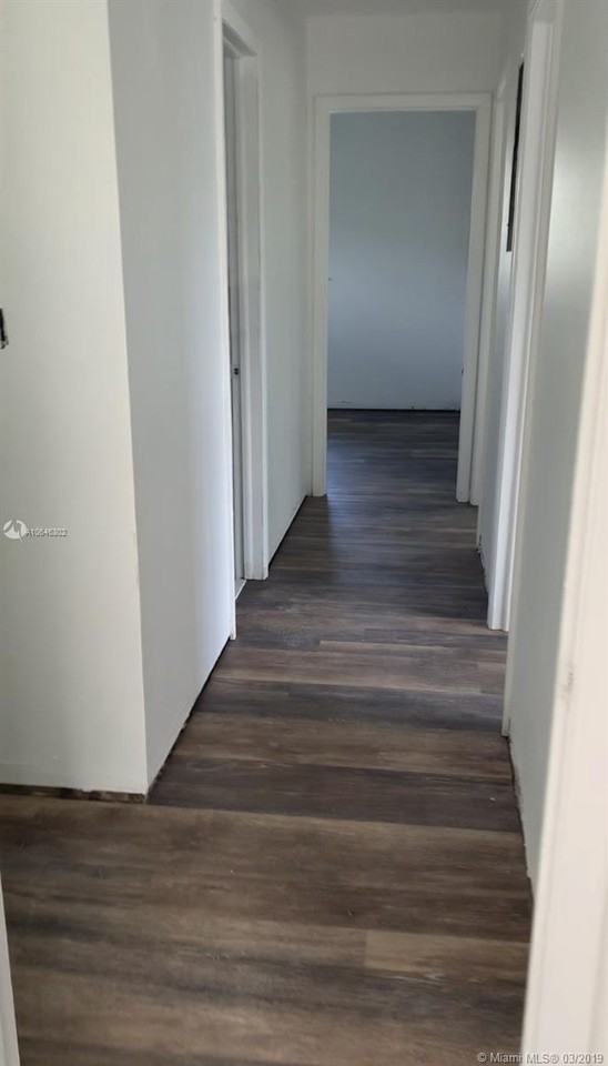 17220 Southwest 83rd Court - Photo 2 of 6