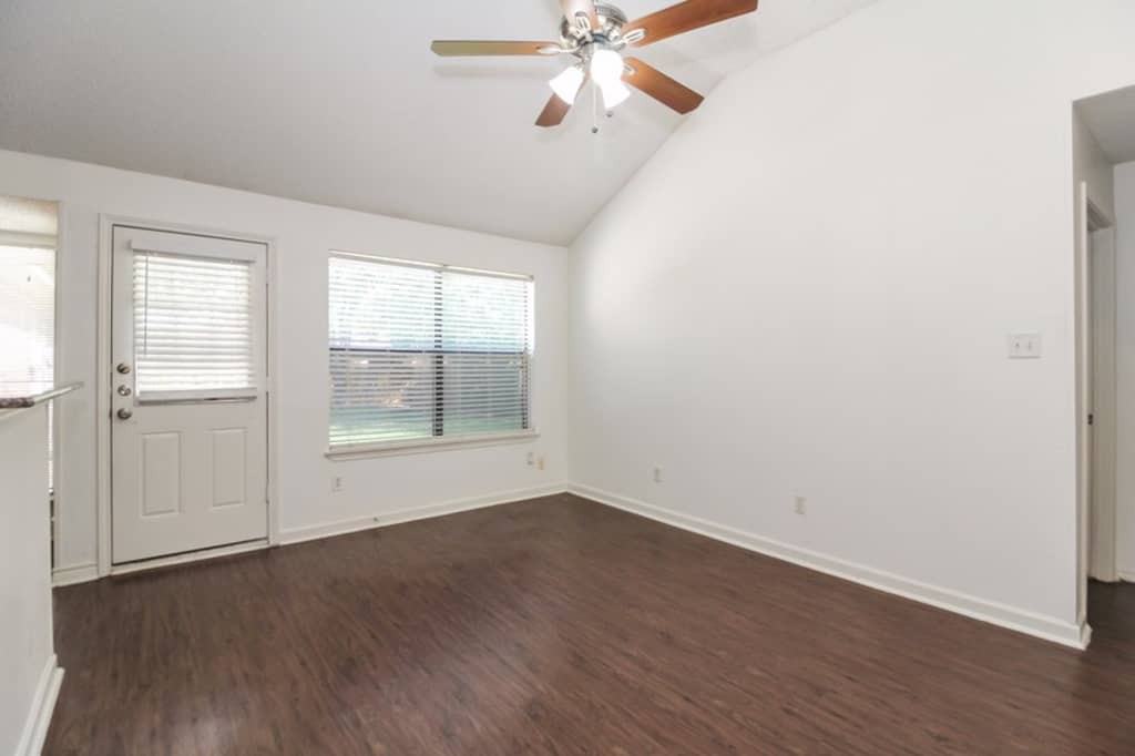 1509 Sunswept Ter - Photo 2 of 12