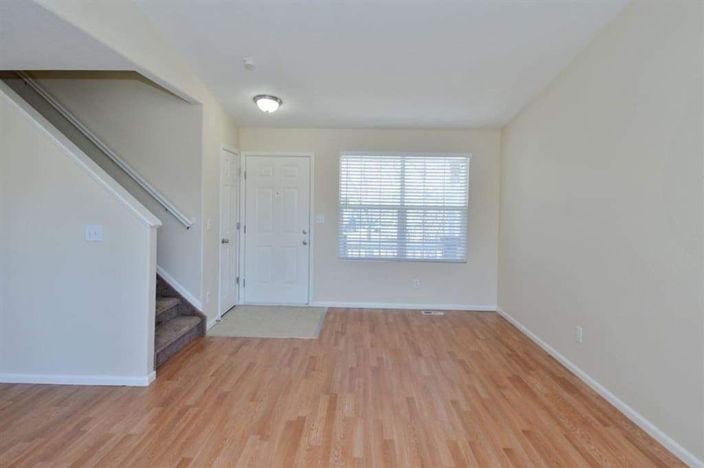 19559 E 18th Pl - Photo 2 of 18