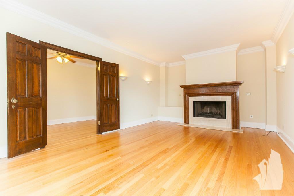 401 West Fullerton Avenue #906W