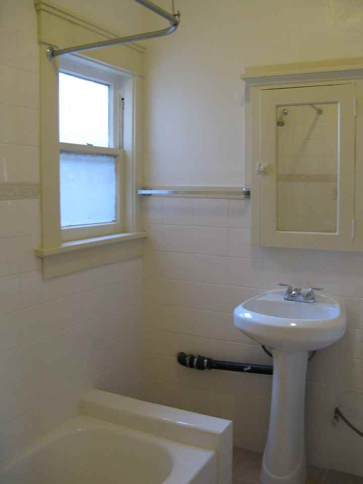 311 W. 4th St. #3 - Photo 7 of 9