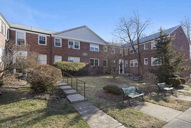 16 Green Acres Dr #54 - Photo 2 of 15