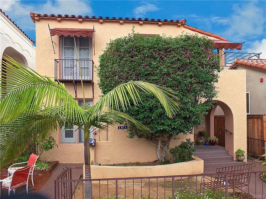 161 Corona Ave - Photo 2 of 47