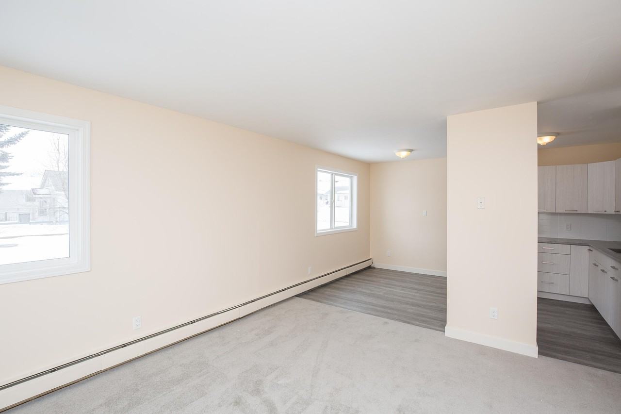 10511 103 Ave - Photo 3 of 11