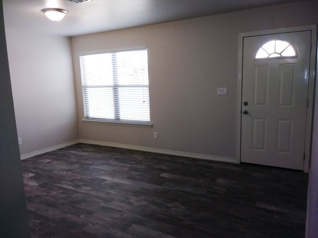 5705 W Valley Cir - Photo 3 of 20