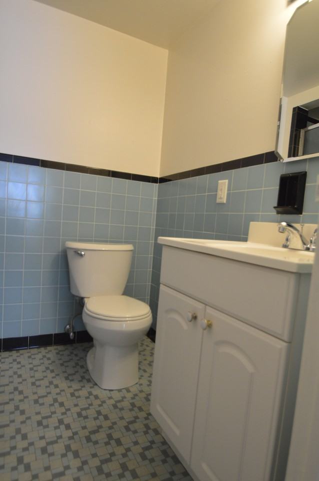 1077 East Ave - Photo 2 of 10