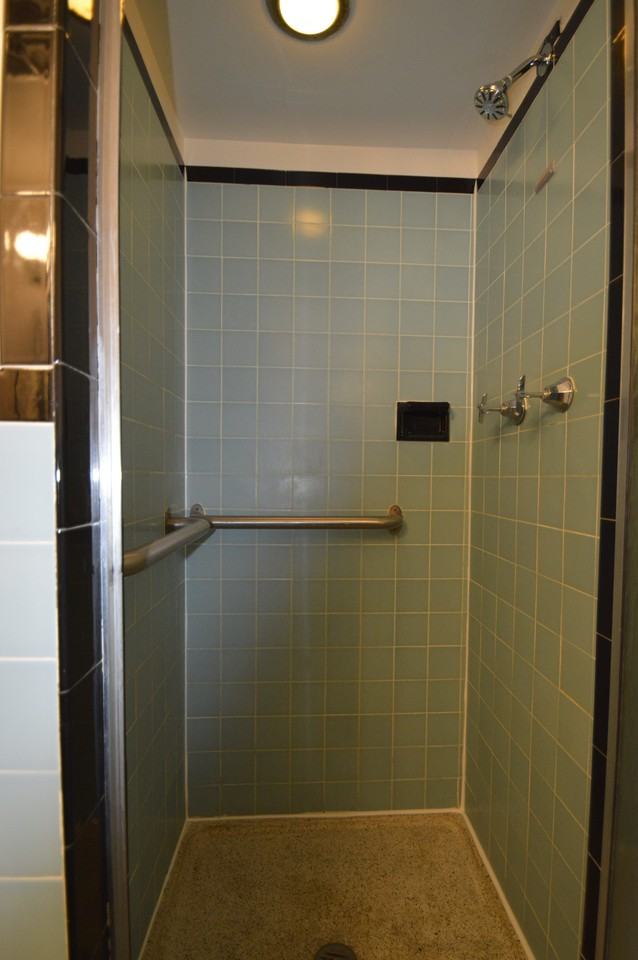 1077 East Ave - Photo 3 of 10